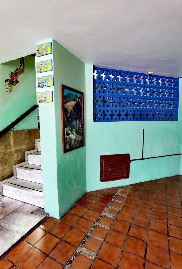 The Roof Backpackers Hotel Guadalajara Luaran gambar