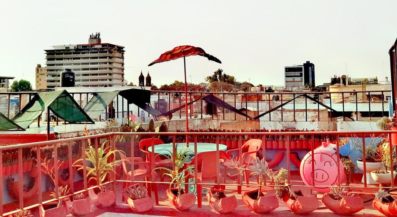 The Roof Backpackers Hotel Guadalajara Luaran gambar