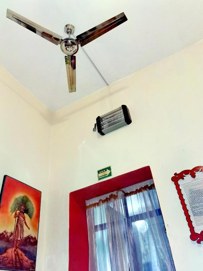 The Roof Backpackers Hotel Guadalajara Luaran gambar